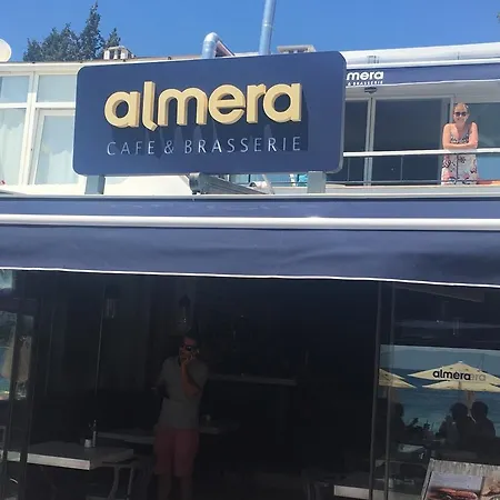 Appartement Almera Beachfront Apartmant Bitez