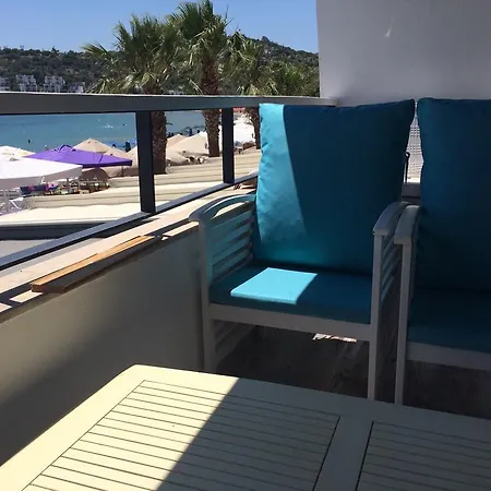 Appartement Almera Beachfront Apartmant