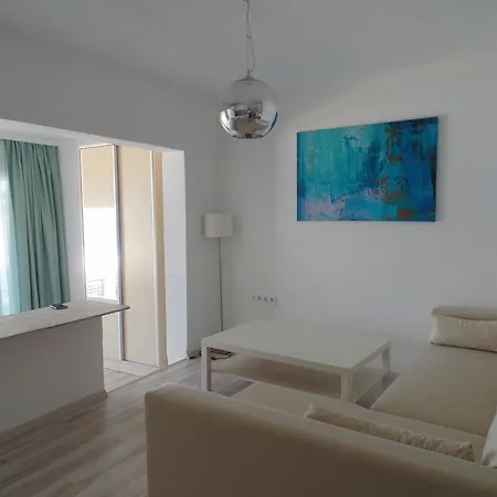 Almera Beachfront Apartmant Bitez