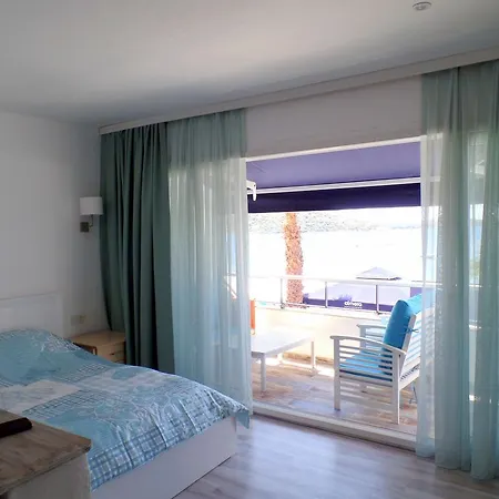 Appartement Almera Beachfront Apartmant