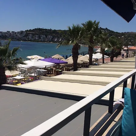 Appartement Almera Beachfront Apartmant Bitez