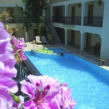 Appartement Almera Beachfront Apartmant Bitez